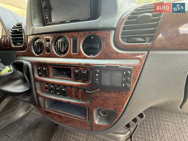 Внедорожник / Кроссовер Mercedes-Benz Sprinter 2004 в Павлограде