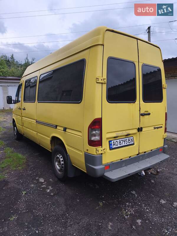 Грузопассажирский фургон Mercedes-Benz Sprinter 2004 в Воловце