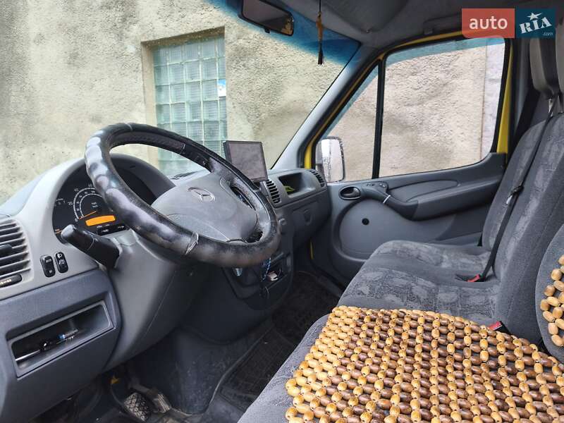 Грузопассажирский фургон Mercedes-Benz Sprinter 2004 в Воловце