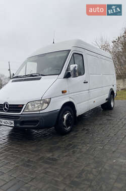 Грузовой фургон Mercedes-Benz Sprinter 2005 в Корце