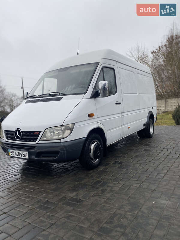 Грузовой фургон Mercedes-Benz Sprinter 2005 в Корце