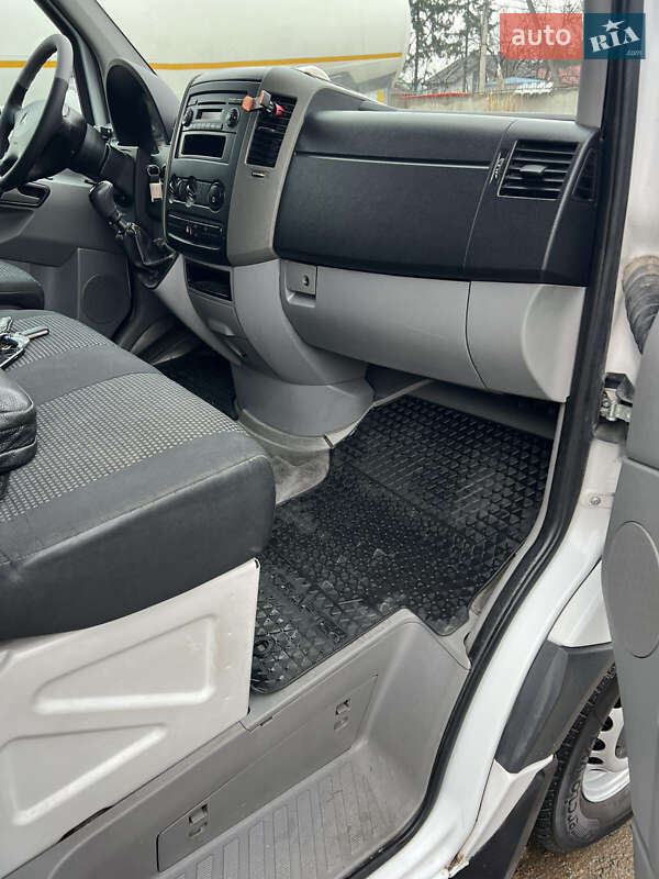 Вантажний фургон Mercedes-Benz Sprinter 2006 в Чернівцях