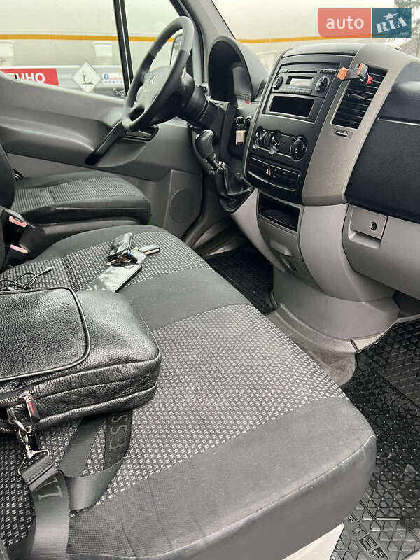 Вантажний фургон Mercedes-Benz Sprinter 2006 в Чернівцях