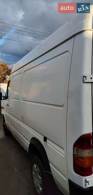 Вантажний фургон Mercedes-Benz Sprinter 1998 в Бершаді