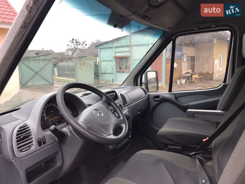 Вантажний фургон Mercedes-Benz Sprinter 2005 в Шептицькому фото 10 Вантажний фургон Mercedes-Benz Sprinter 2005 в Шептицькому