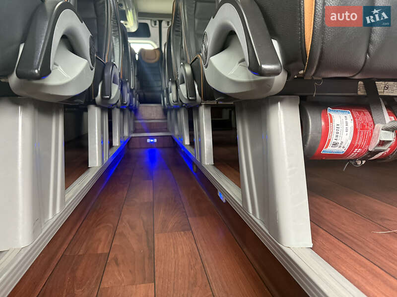 Туристичний / Міжміський автобус Mercedes-Benz Sprinter 2018 в Чернівцях