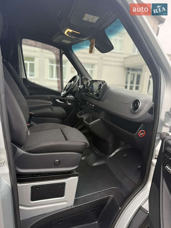 Грузопассажирский фургон Mercedes-Benz Sprinter 2019 в Черновцах