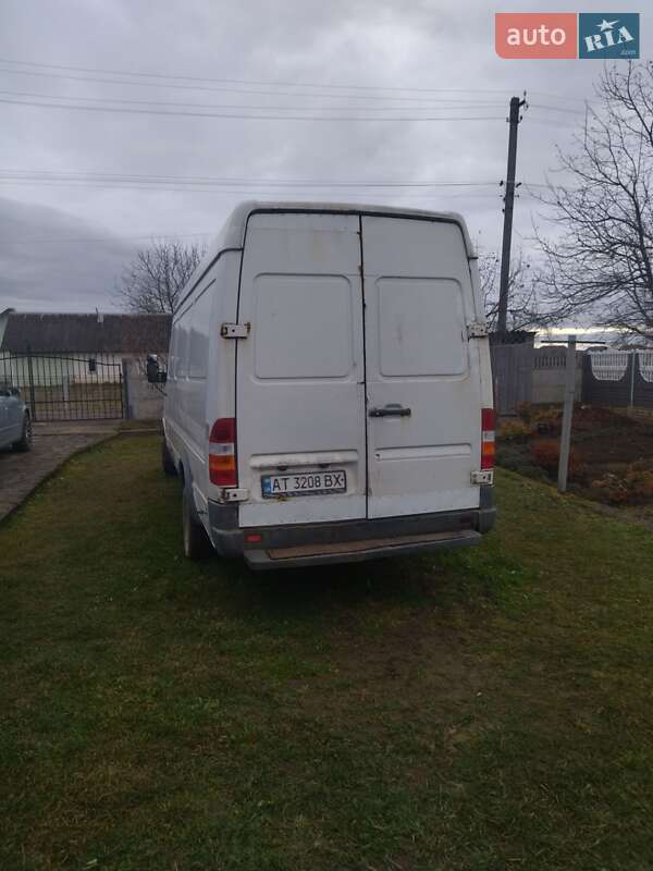 Вантажний фургон Mercedes-Benz Sprinter 1997 в Надвірній