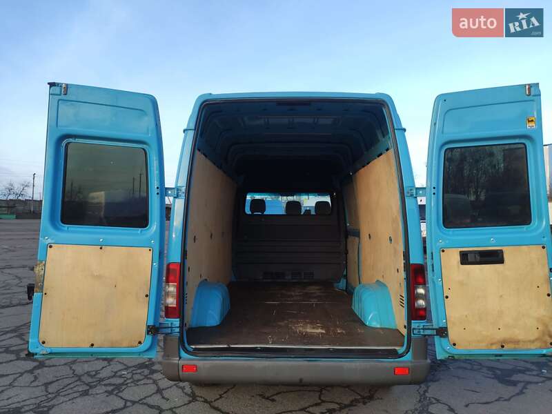 Вантажний фургон Mercedes-Benz Sprinter 2005 в Рівному