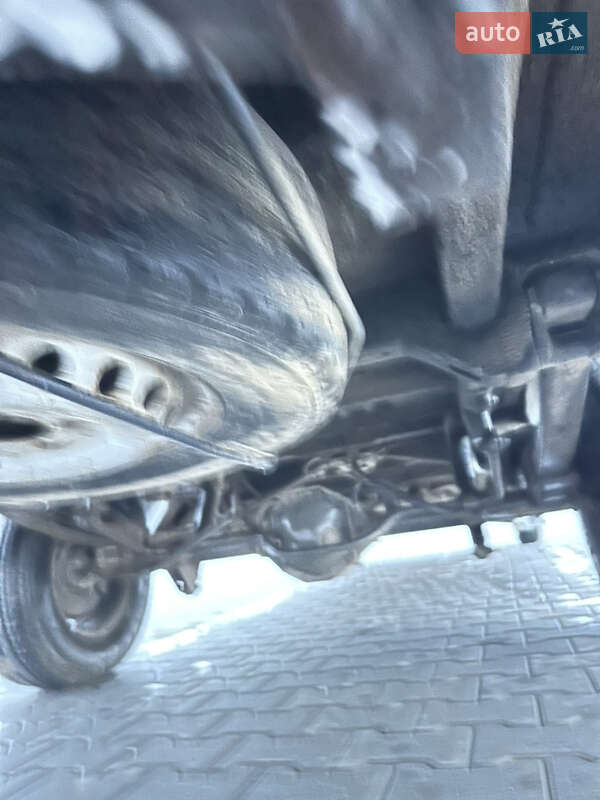 Вантажний фургон Mercedes-Benz Sprinter 2004 в Чернівцях