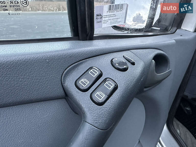 Вантажний фургон Mercedes-Benz Sprinter 2004 в Чернівцях