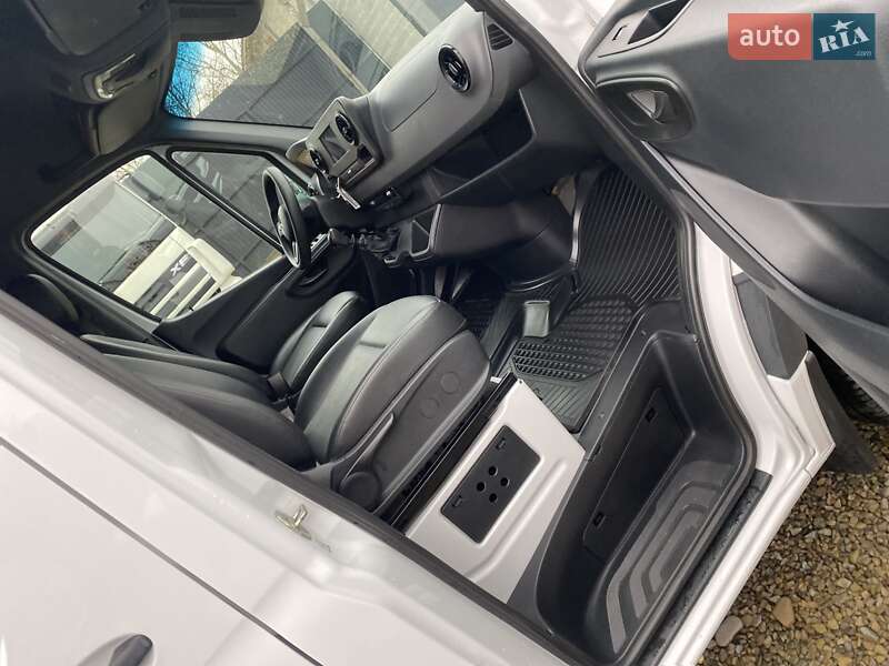 Вантажний фургон Mercedes-Benz Sprinter 2021 в Хусті