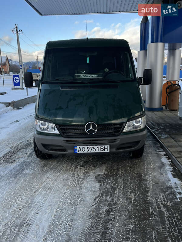 Mercedes-Benz Sprinter 2004