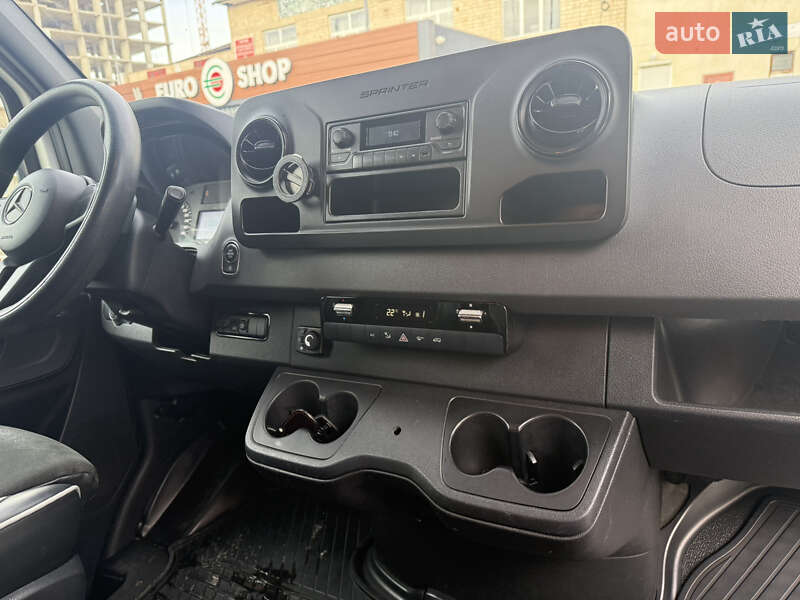 Вантажний фургон Mercedes-Benz Sprinter 2021 в Чернівцях