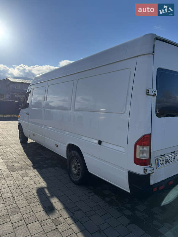 Mercedes-Benz Sprinter 2004