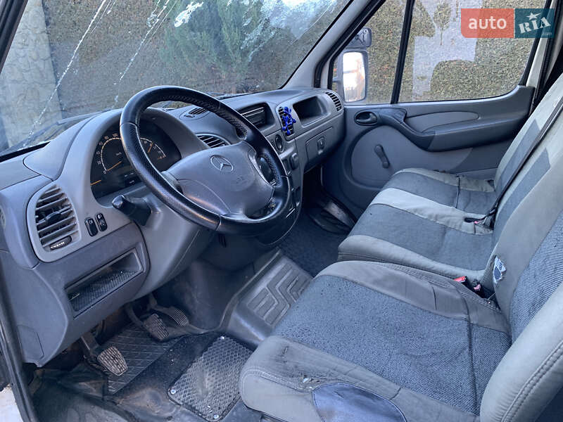 Грузовой фургон Mercedes-Benz Sprinter 2003 в Львове