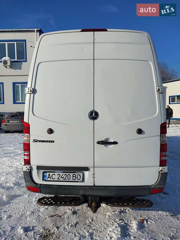 Микроавтобус грузовой (до 3,5т) Mercedes-Benz Sprinter 2012 в Киеве