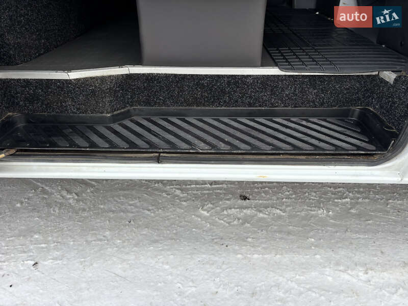 Минивэн Mercedes-Benz Sprinter 2003 в Керстенцах