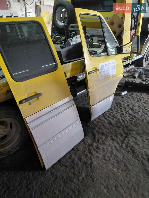 Эвакуатор Mercedes-Benz Sprinter 2004 в Черноморске