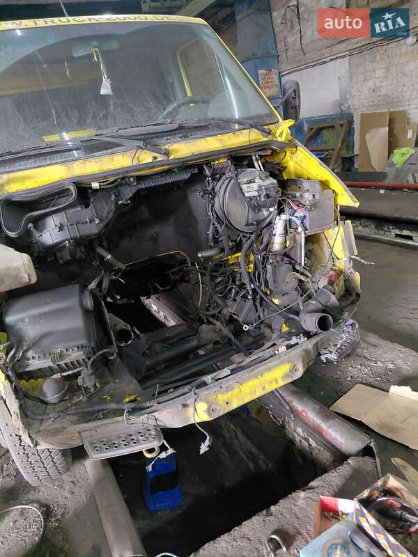 Эвакуатор Mercedes-Benz Sprinter 2004 в Черноморске