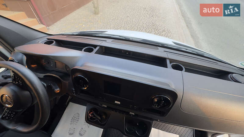 Грузовой фургон Mercedes-Benz Sprinter 2022 в Сваляве