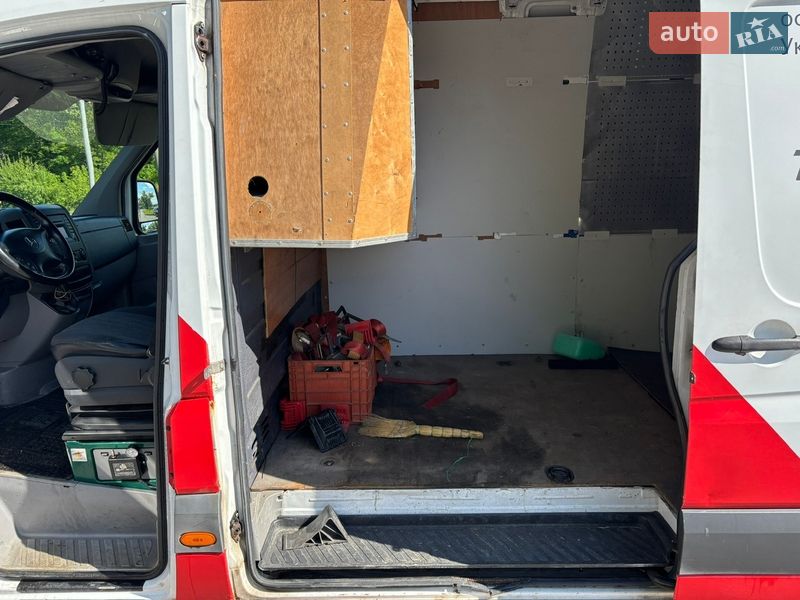 Вантажний фургон Mercedes-Benz Sprinter 2012 в Рівному