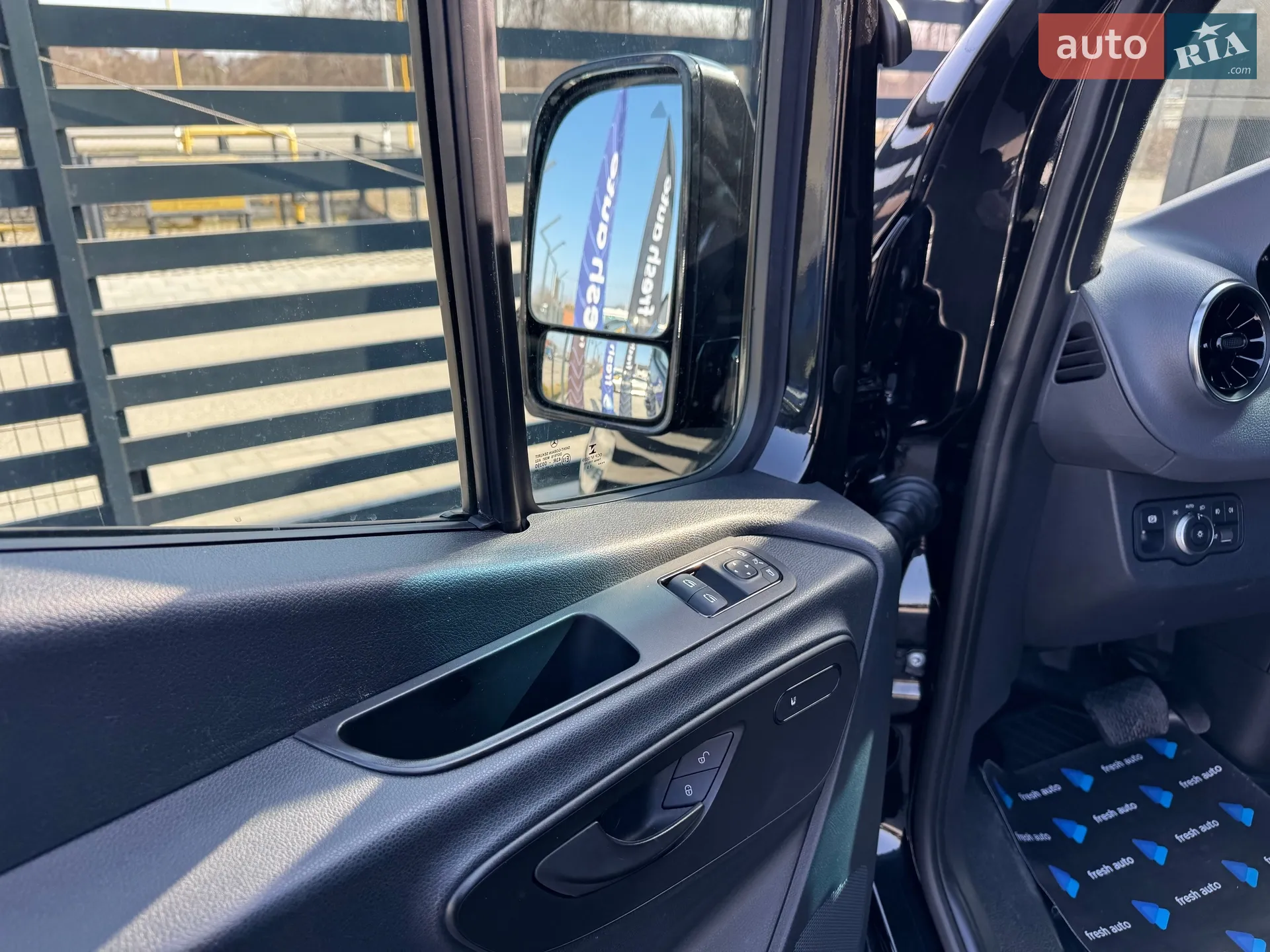 2019 Mercedes-Benz Sprinter - мініатюра 15