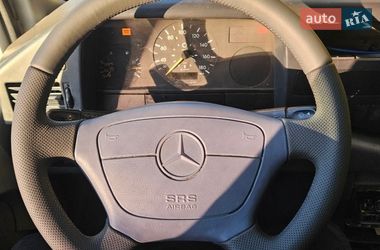 Вантажний фургон Mercedes-Benz Sprinter 1999 в Кривому Розі