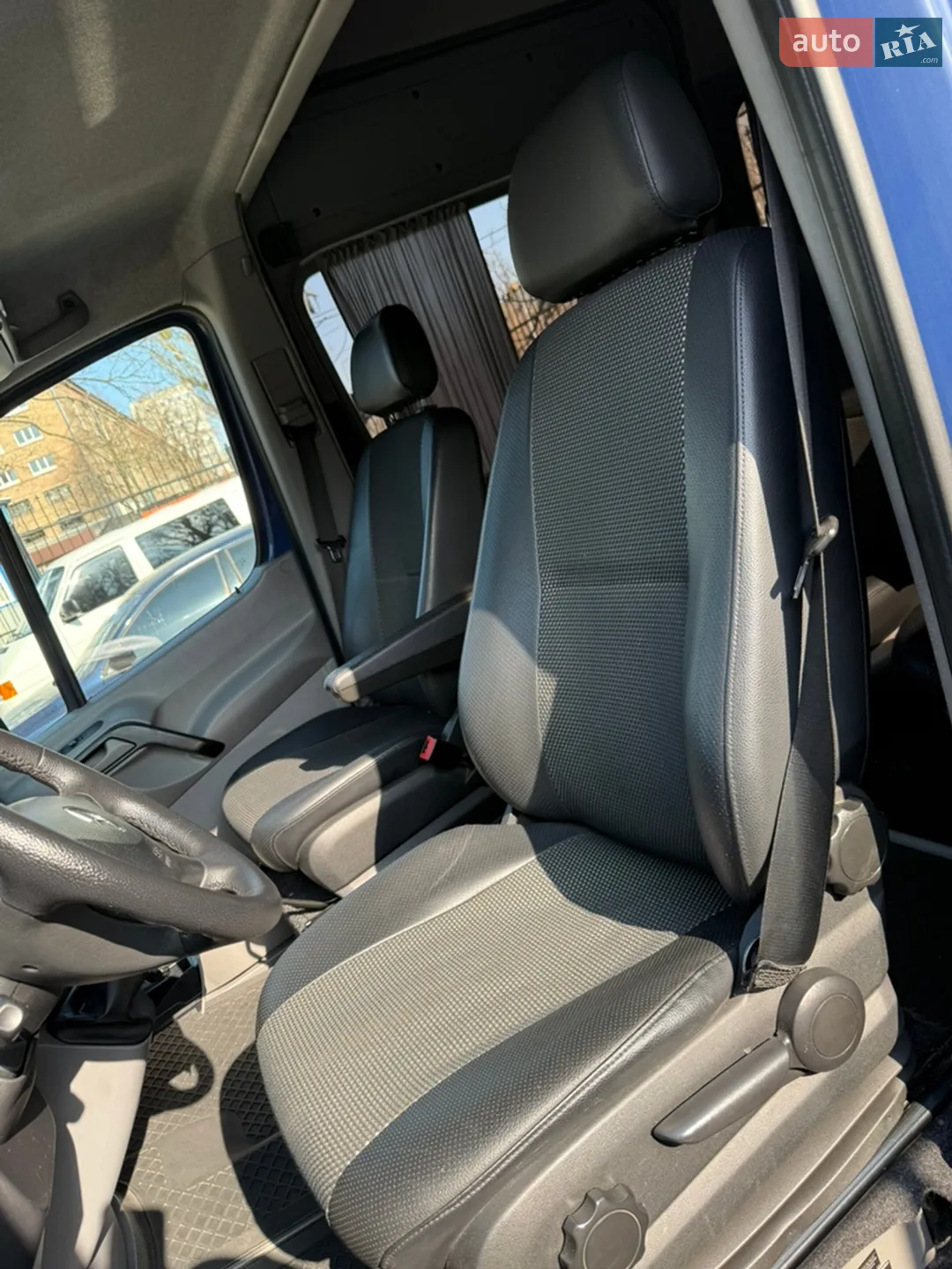 2011 Mercedes-Benz Sprinter - мініатюра 25