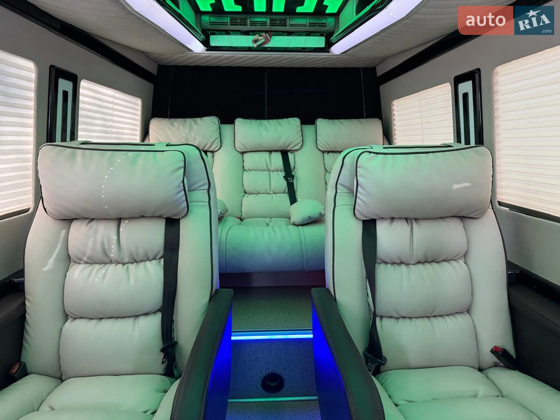 2015 Mercedes-Benz Sprinter - мініатюра 32