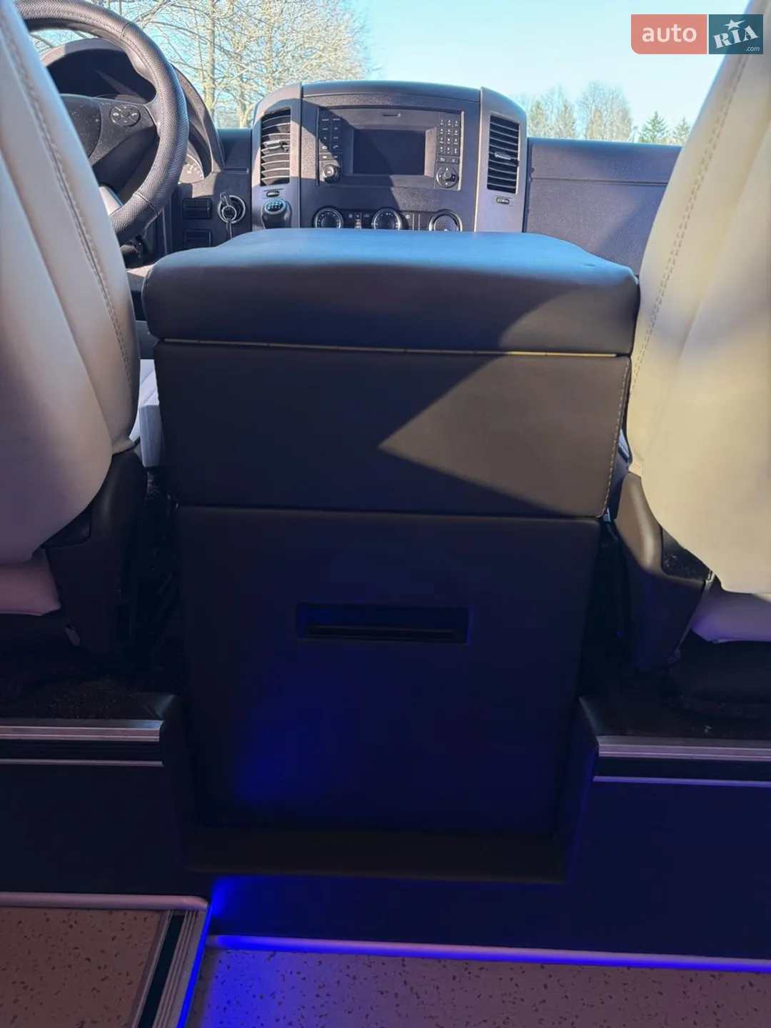 2015 Mercedes-Benz Sprinter - мініатюра 47