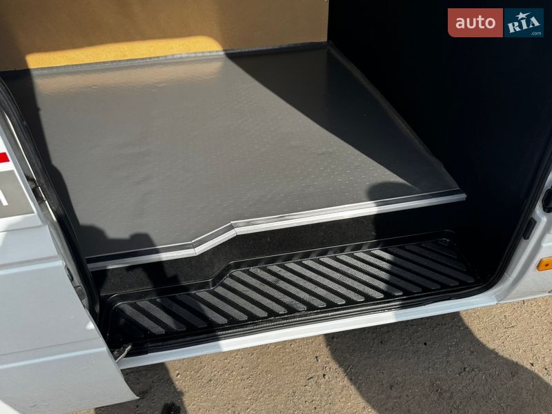 Грузовой фургон Mercedes-Benz Sprinter 2004 в Виннице