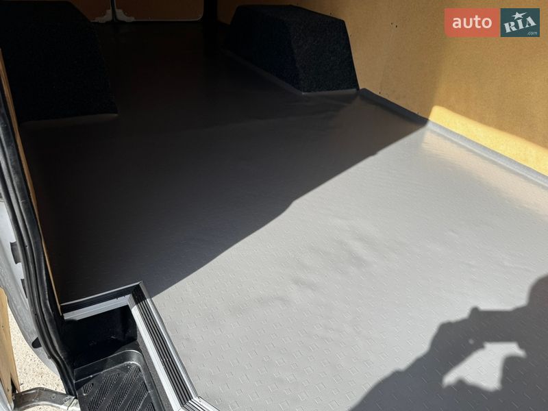 Грузовой фургон Mercedes-Benz Sprinter 2004 в Виннице