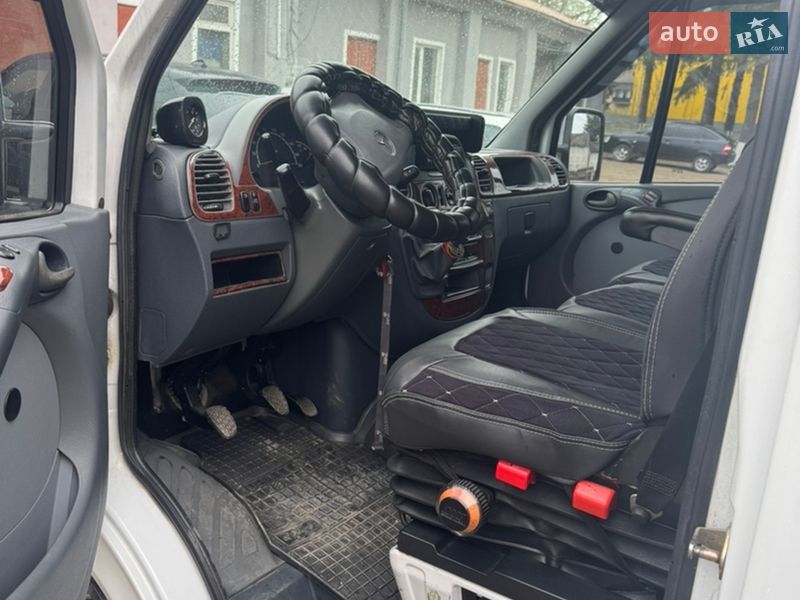 Грузопассажирский фургон Mercedes-Benz Sprinter 2005 в Самборе