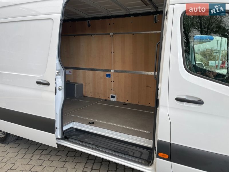 Грузовой фургон Mercedes-Benz Sprinter 2023 в Львове