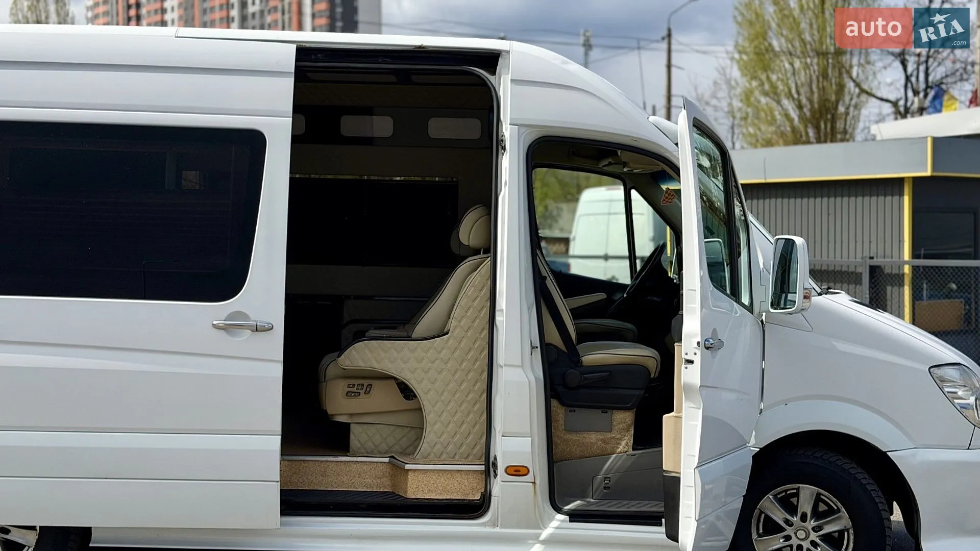 2011 Mercedes-Benz Sprinter - мініатюра 13