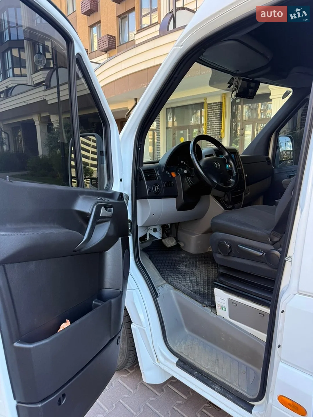2015 Mercedes-Benz Sprinter - мініатюра 34