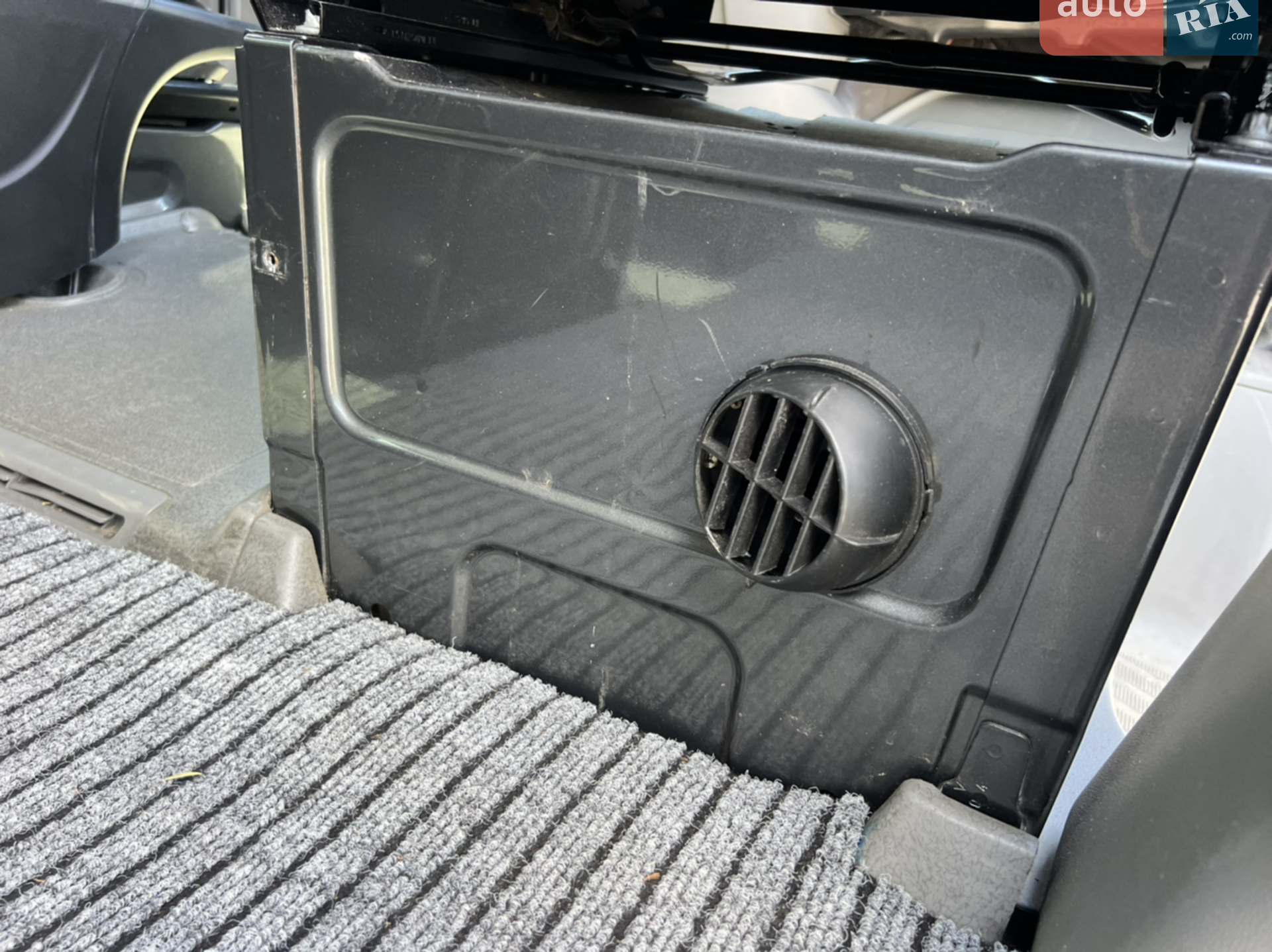 2015 Mercedes-Benz Sprinter - мініатюра 36