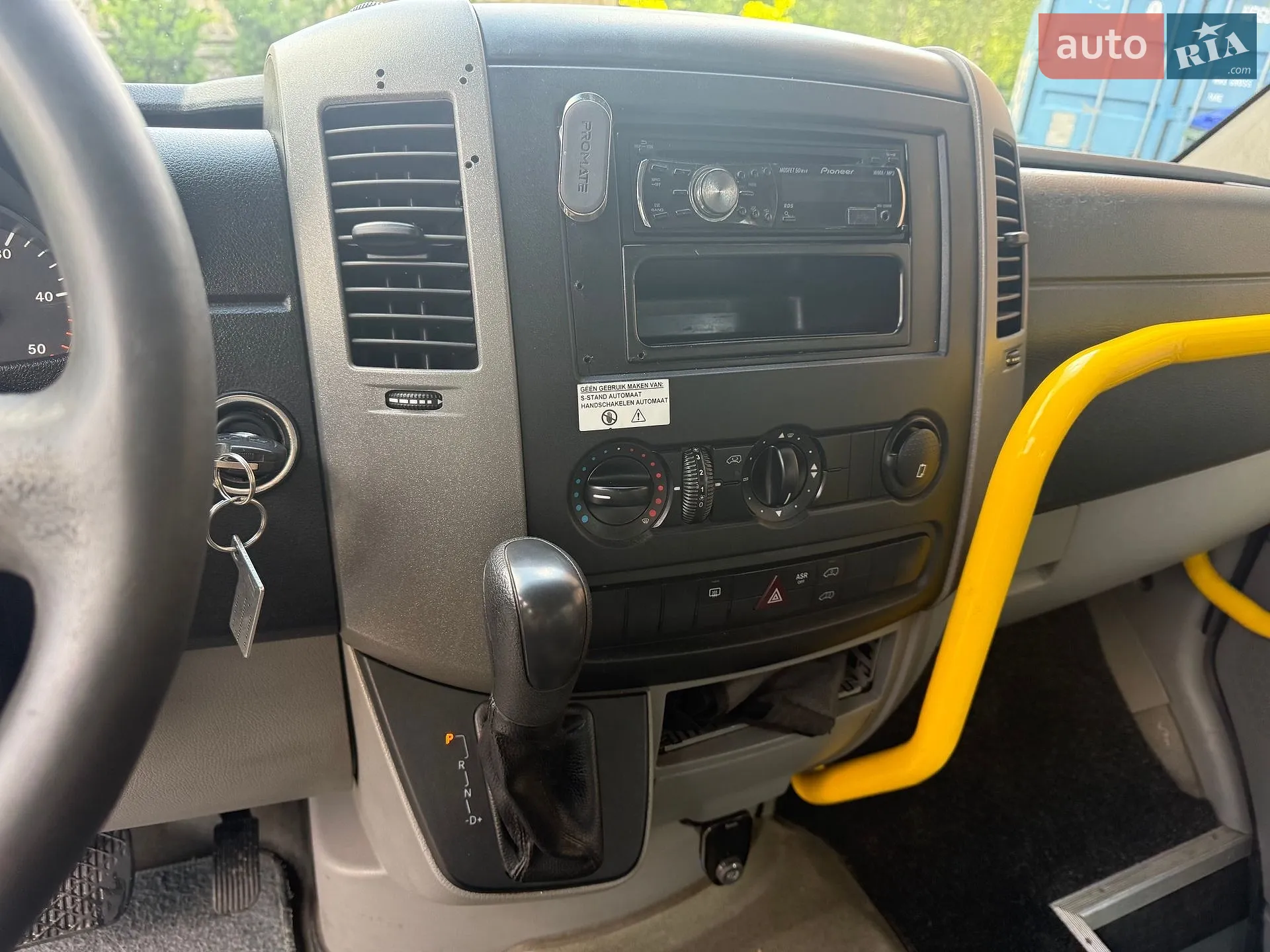2010 Mercedes-Benz Sprinter - мініатюра 17