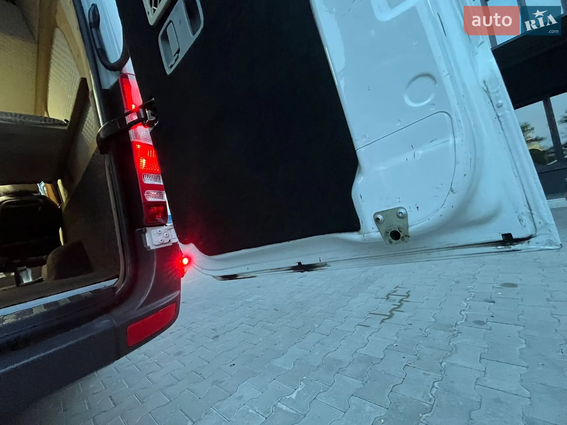 2015 Mercedes-Benz Sprinter - мініатюра 31