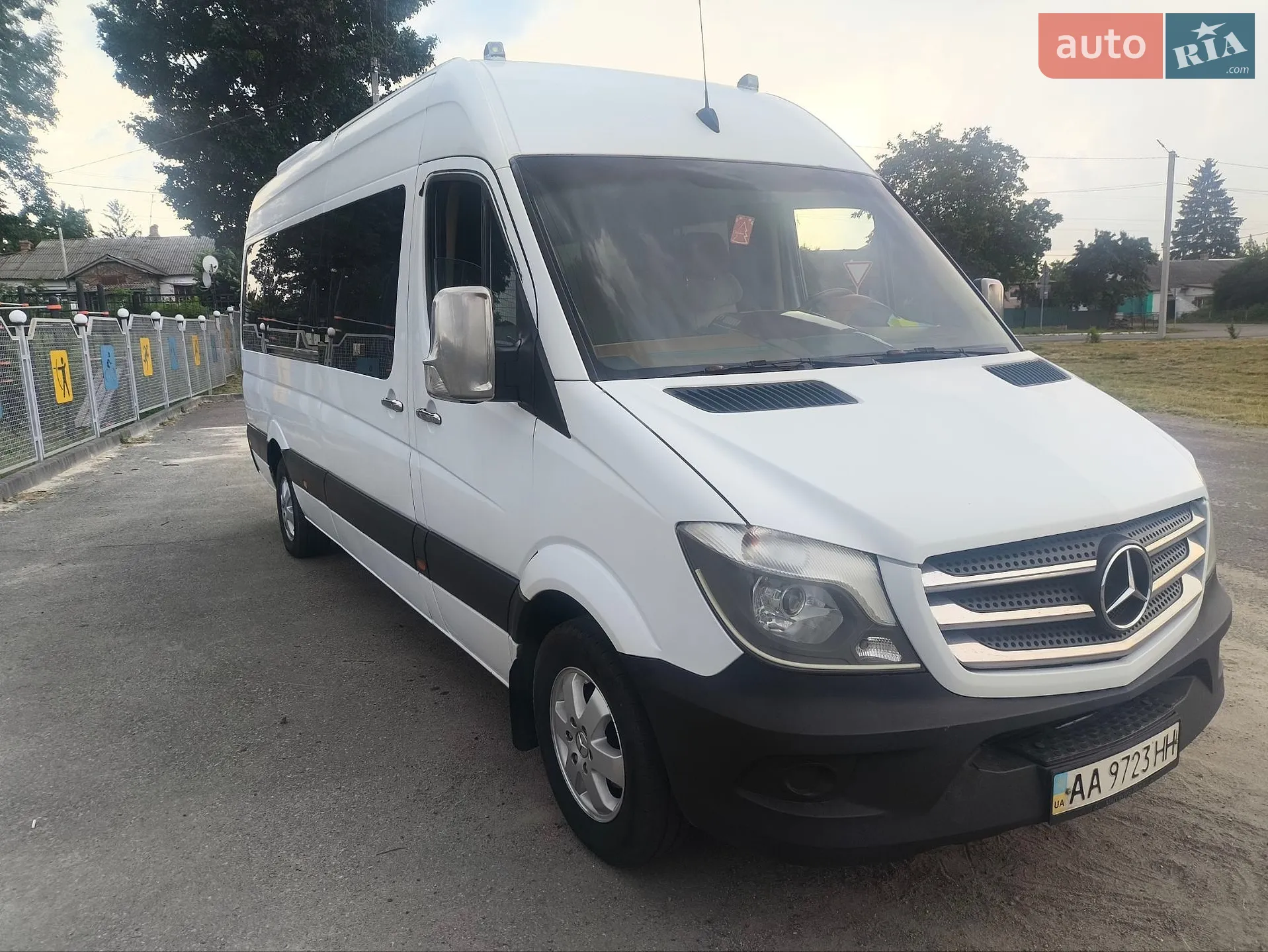 2010 Mercedes-Benz Sprinter - мініатюра 3