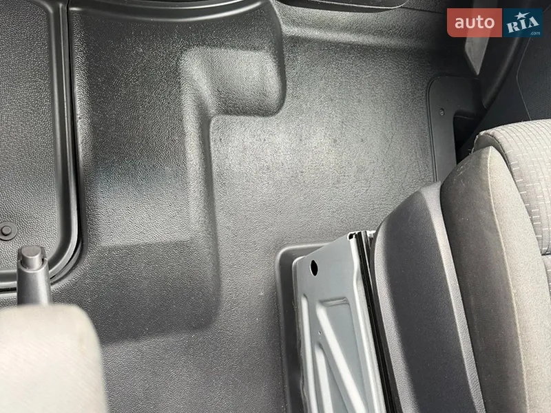 Mercedes-Benz Sprinter 2019 VIN WD4PF1CD2KP141847 фото оголошення 23 з 54