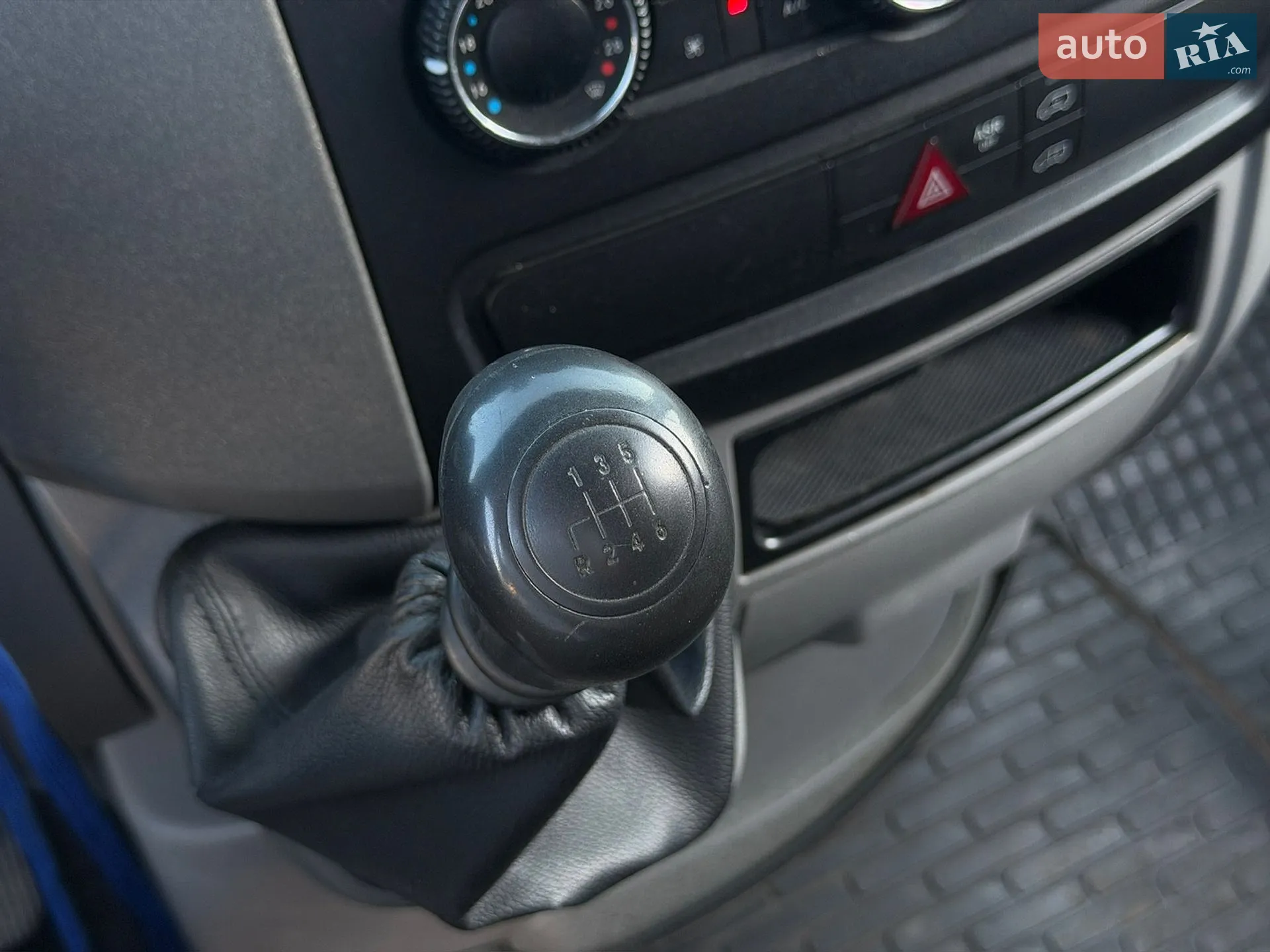 2015 Mercedes-Benz Sprinter - мініатюра 25