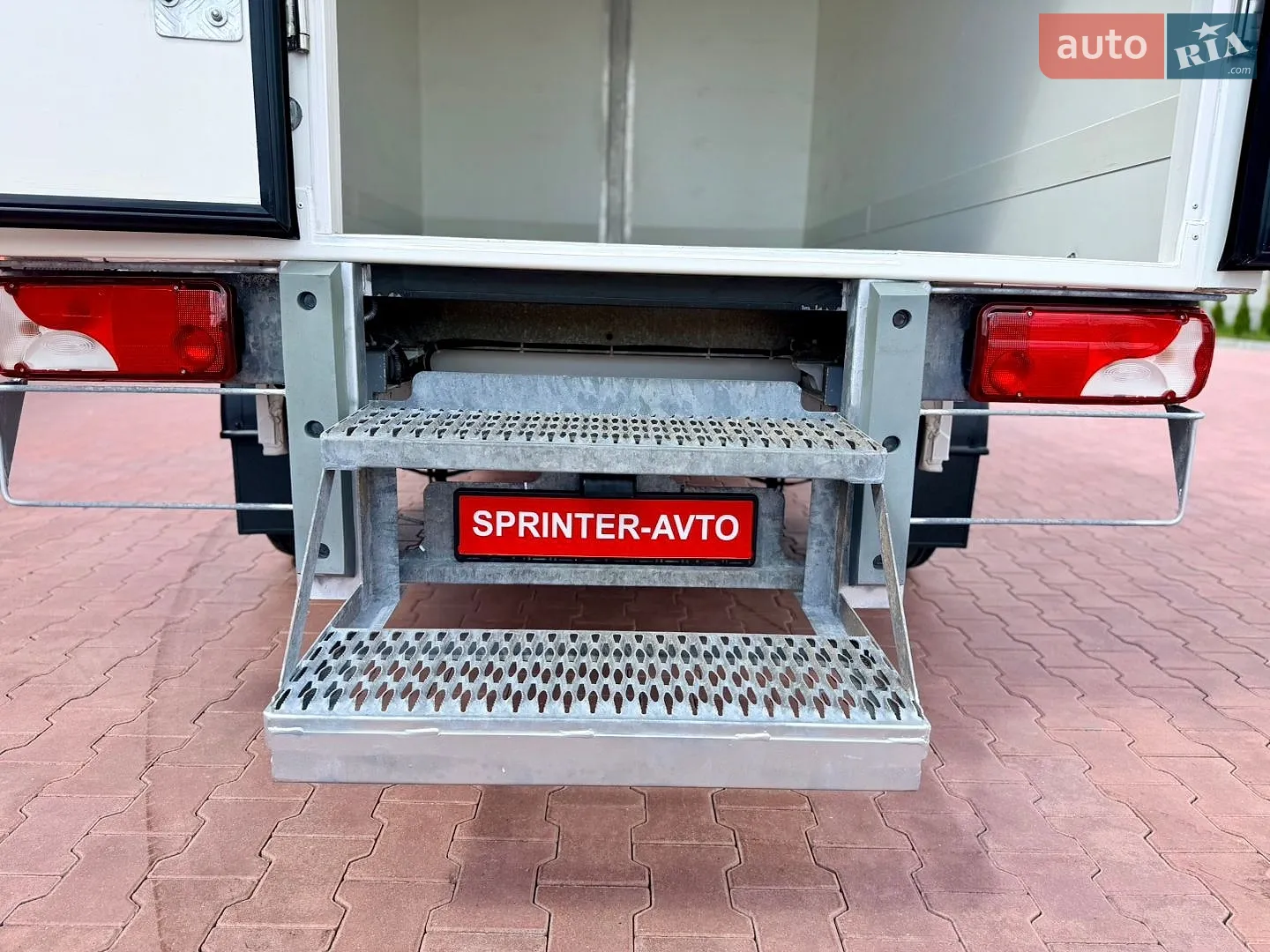 2020 Mercedes-Benz Sprinter - мініатюра 36