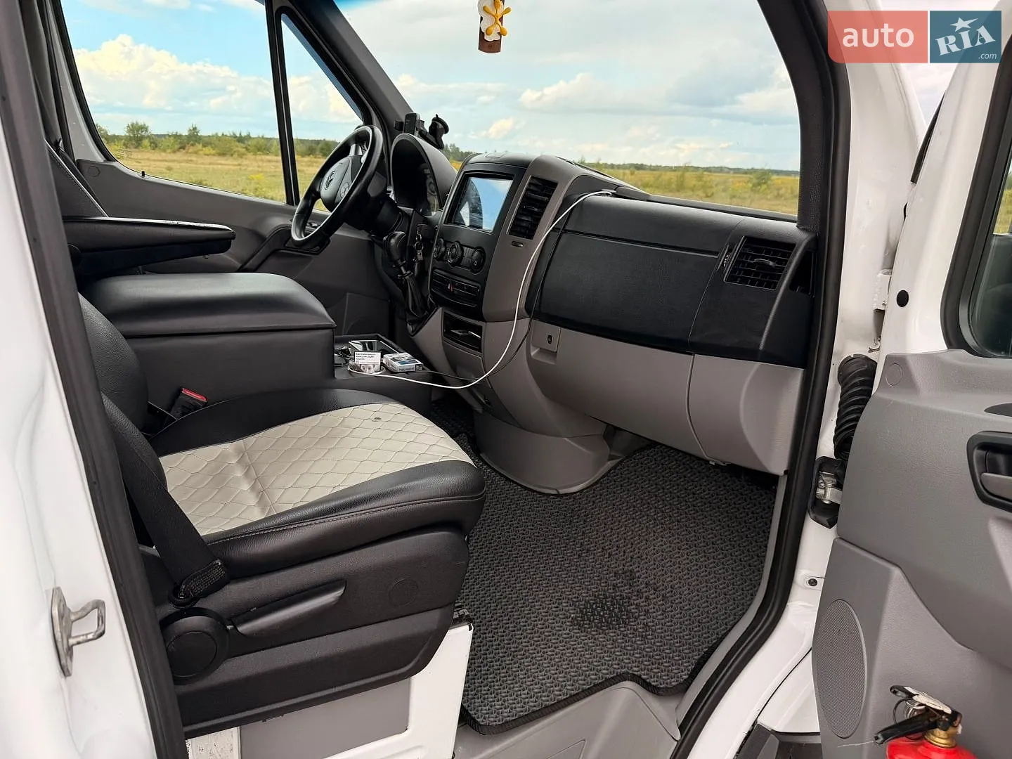 2010 Mercedes-Benz Sprinter - мініатюра 14