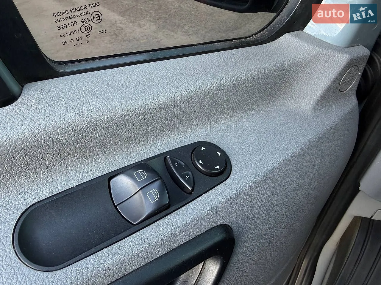 2014 Mercedes-Benz Sprinter - мініатюра 23