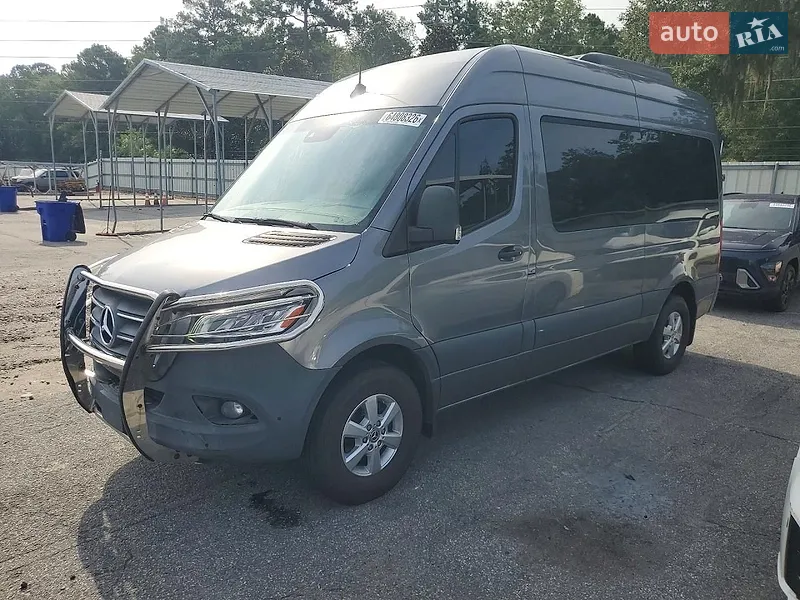 Mercedes-Benz Sprinter