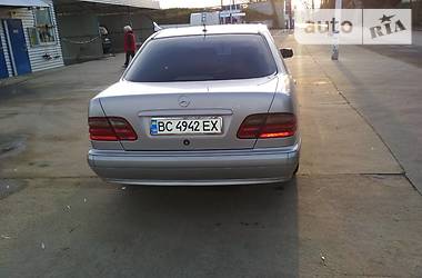 Седан Mercedes-Benz T1 2000 в Бориславі