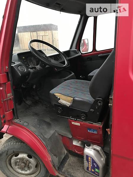 Вантажопасажирський фургон Mercedes-Benz T1 1994 в Ковелі