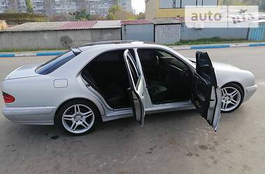 Седан Mercedes-Benz T1 1999 в 